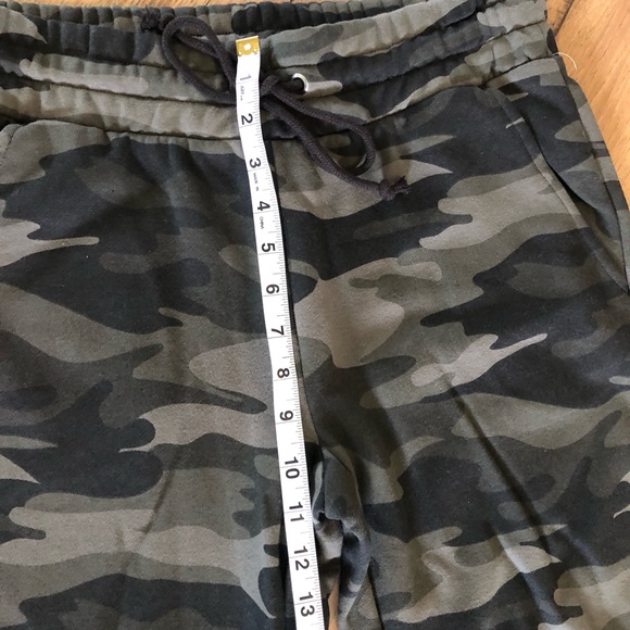 Wild Fable Women’s Camo Jogger NWT - Picture 7 of 7